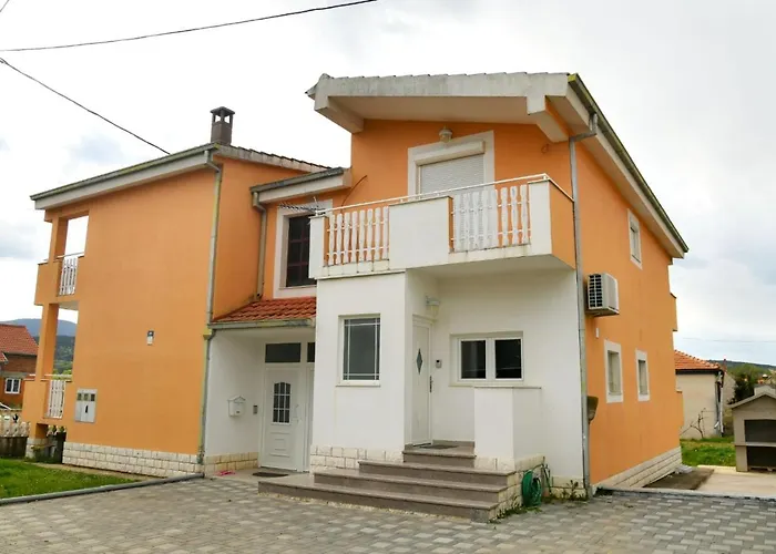 アパート Bella シニ