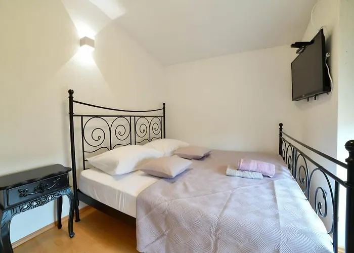 アパート Bella シニ