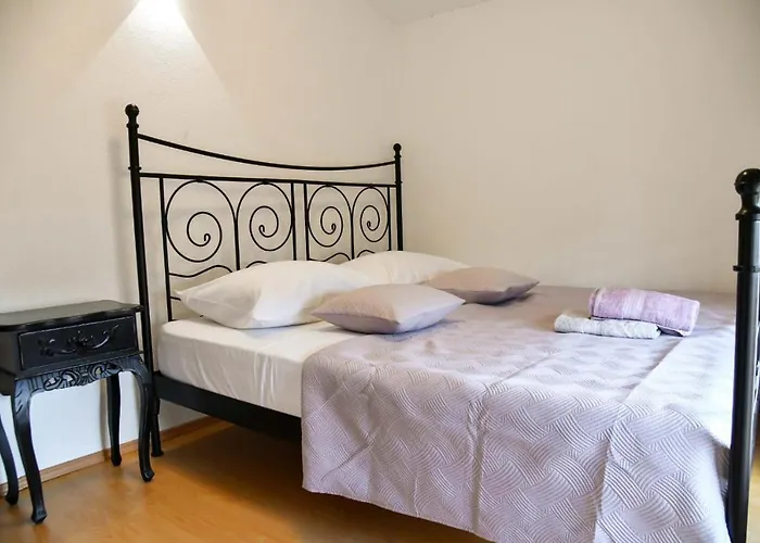 アパート Bella シニ